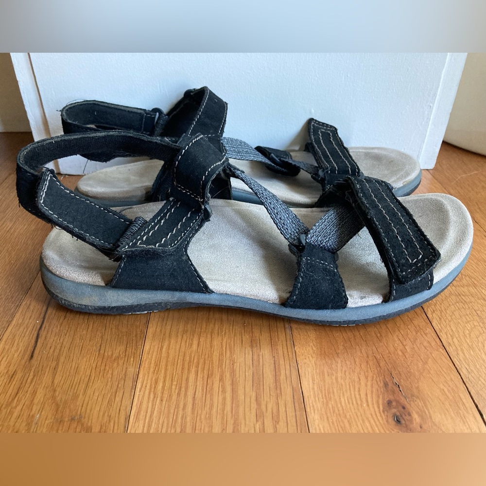 Earth Origins Sandals Size 9.5